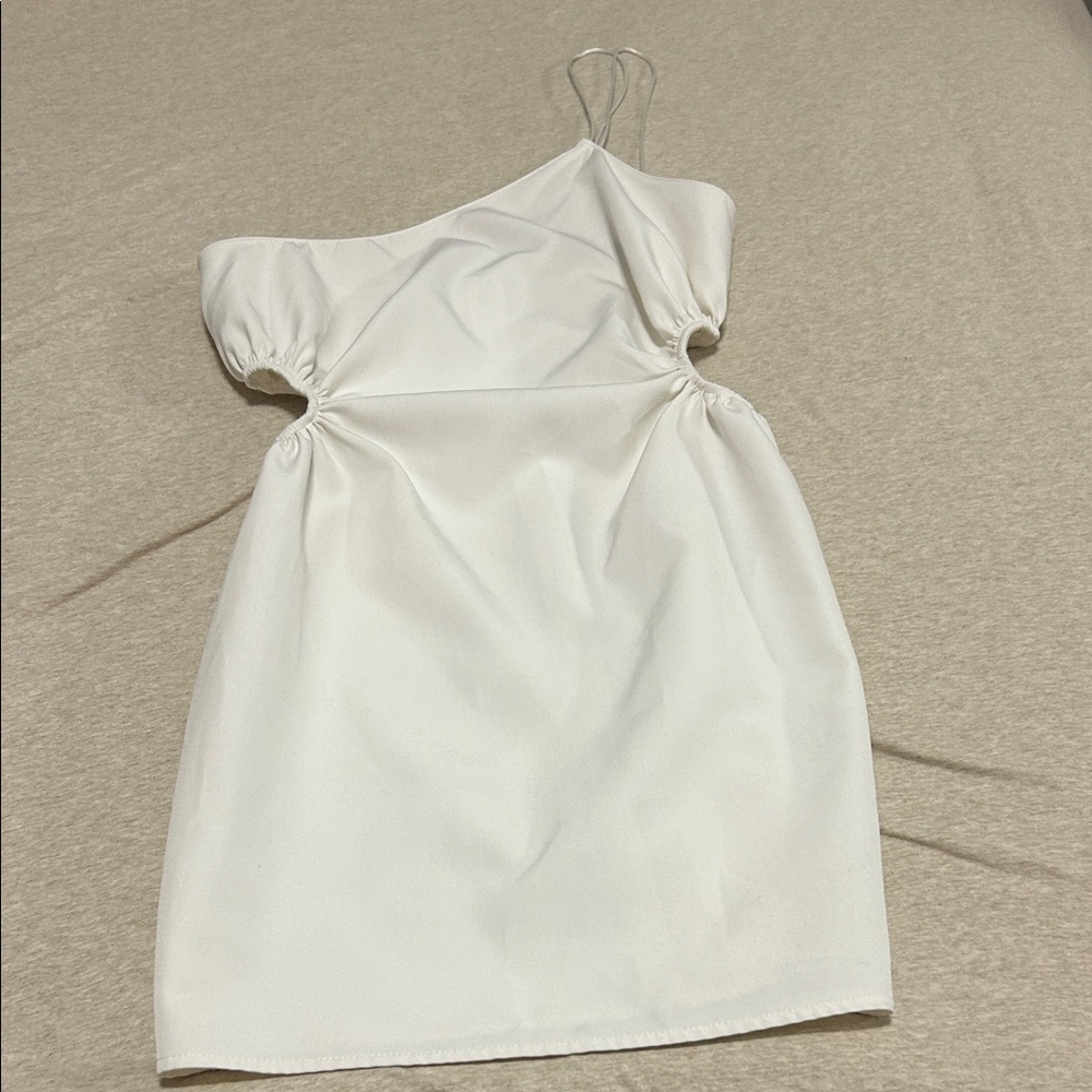 Elegant White One-Shoulder Dress